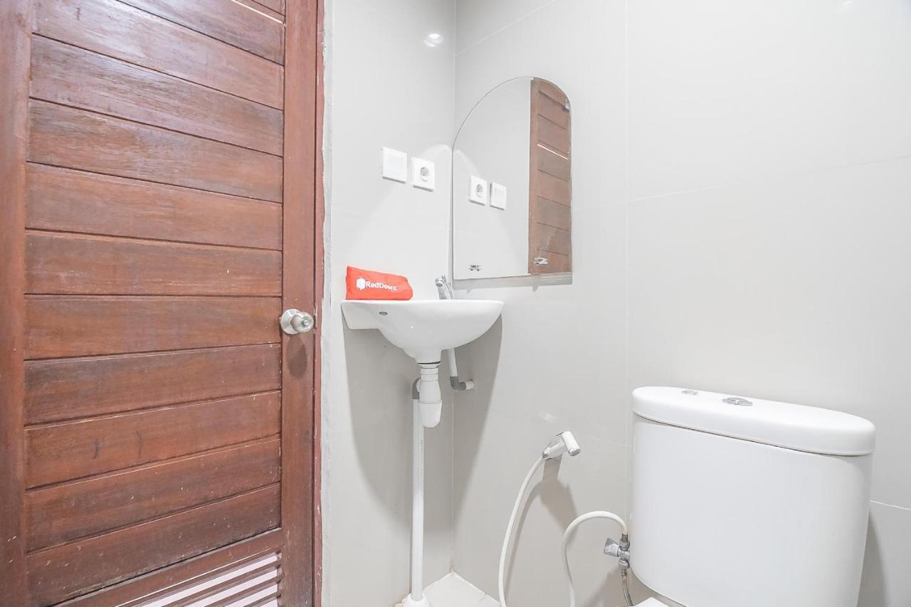 Reddoorz Syariah At Jalan Cilik Riwut Kapuas Hotel Kualakapuas Exterior foto